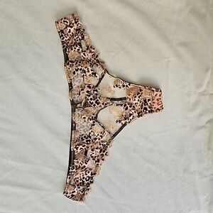 🆕 VS Sheer Animal Print Thong Panties NWT